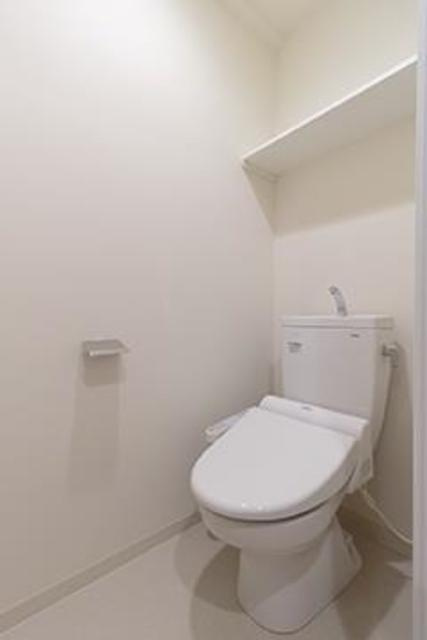 フォンターナ入谷のトイレ|※写真は同タイプ住戸です。