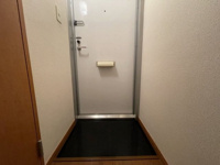 毎日通る玄関はこちらです