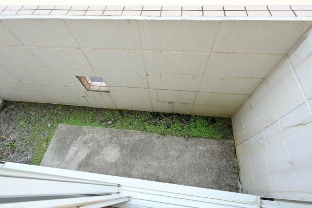 ジュネパレス市川第２４Ｃのバルコニー