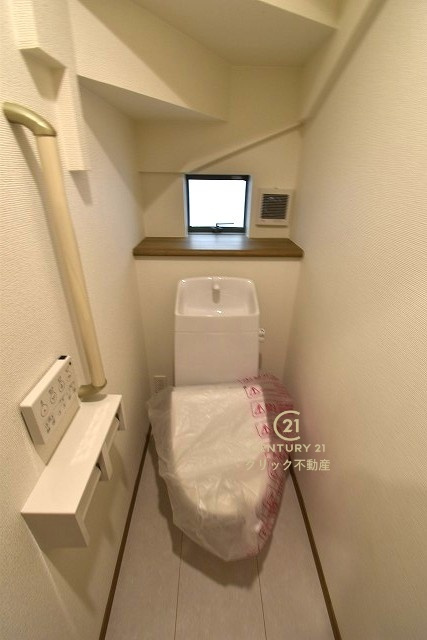 ハートフルタウン 　水戸市曙町1番37　Aのトイレ|１階と２階、２ヶ所に清潔なトイレ。
毎日使う空間と機能だから、いつまでも清潔なスペースであってほしいのがトイレです。