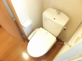 温水洗浄便座対応の為、１年中快適です。