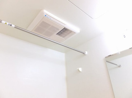 浴室換気乾燥機付きなので雨の日のお洗濯も安心です。