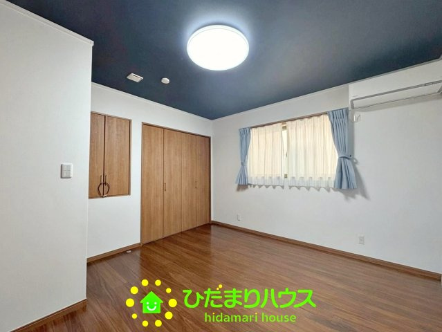 白岡市西８丁目　中古一戸建ての寝室