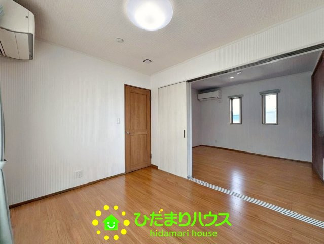 白岡市西８丁目　中古一戸建ての洋室