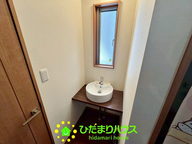 白岡市西８丁目　中古一戸建ての洗面所