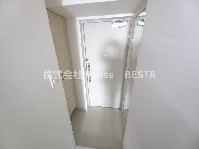 リベルタ元町通の玄関