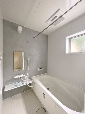 新築戸建・新築建売　福島市泉長滝　御山小・清水中の浴室|浴室乾燥機付き＆小窓付きなのでカビの発生を抑制！浴室を清潔に保つことができます！