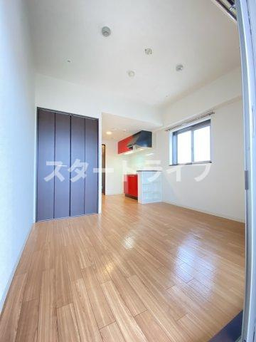 大阪市淀川区宮原２丁目の賃貸マンションの居間・リビング
