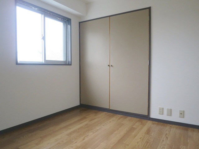 パレドール森田の居間・リビング|使い勝手のいい５帖の洋室です♪