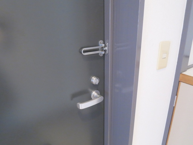 パレドール森田のセキュリティ|便利な玄関ストッパーつきです♪