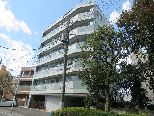 パレドール森田の外観|がっしりした雰囲気の外観です♪