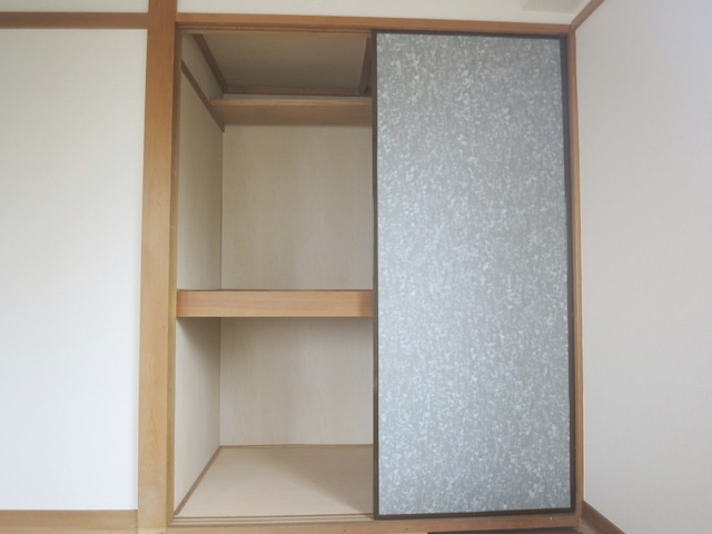 パレドール森田の収納|たっぷり収納できる押入れでお荷物に困りません♪