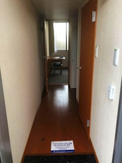 収納もある玄関です