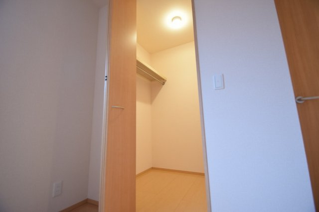 フォレストパークの収納|ウォークインクローゼット付きです