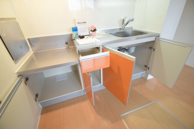 フォレストパークのキッチン|キッチン下に収納あります