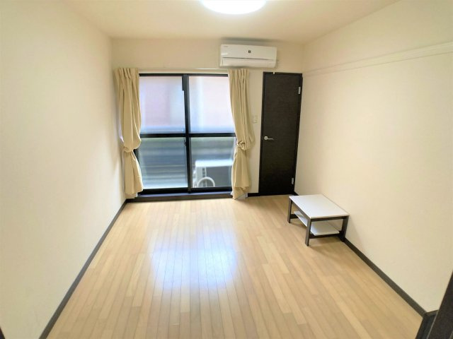 【居間・リビング】 | 設備・使用は号室により異なる為、現況を優先致します。