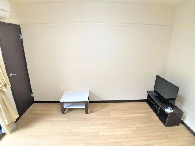 【居間・リビング】 | 設備・使用は号室により異なる為、現況を優先致します。