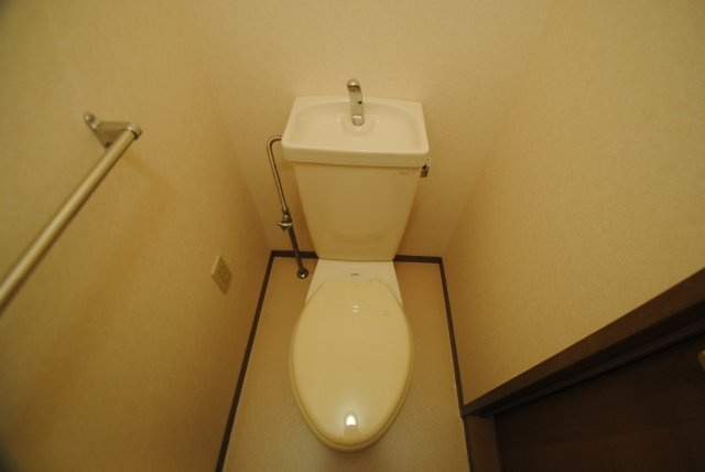 サニーヒル御井のトイレ|バス・トイレ別です
