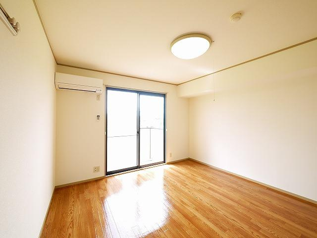 セジュール筒井の洋室|日当たりも良いお部屋です