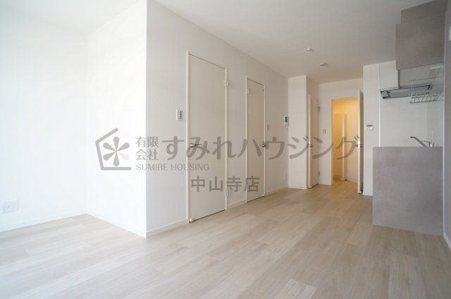 ELEGANTE宝塚の居間・リビング