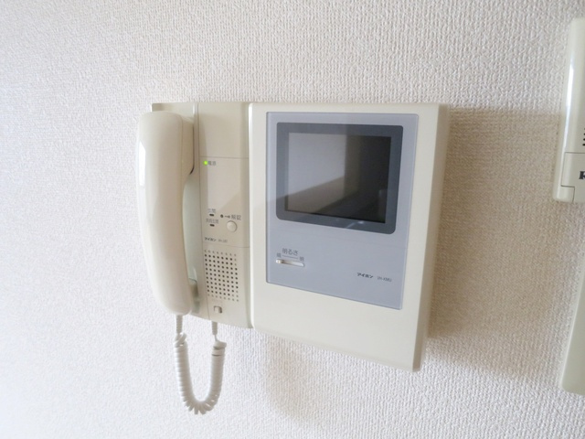プレリヴィエールのセキュリティ|顔を確認できるモニターホン完備！