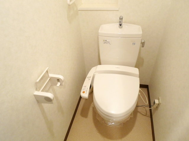 プレリヴィエールのトイレ|温水洗浄便座対応のトイレです。