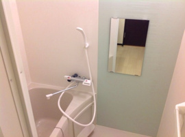 コンパクトで使いやすいお風呂です