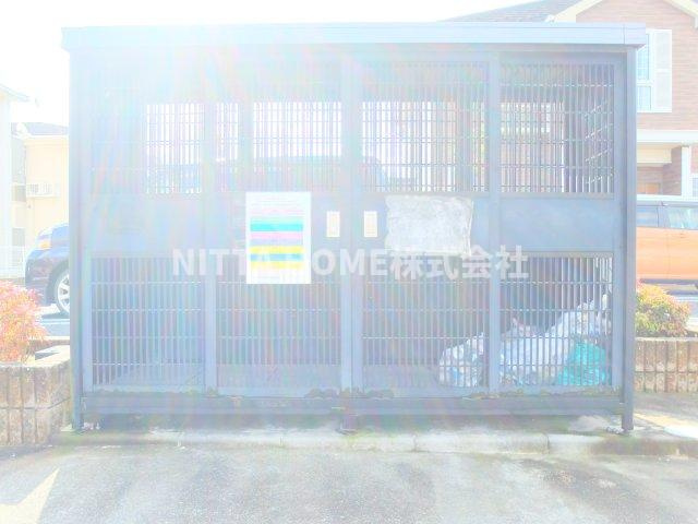 プリマヴェーラ参番館のその他|専用のゴミ捨て場があります◎
