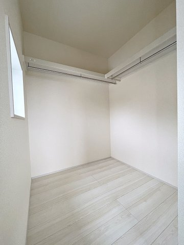 新築戸建・新築建売　福島市泉長滝　御山小・清水中の収納|WIC付きで収納豊富！こちらからバルコニーへの出入りが可能です！