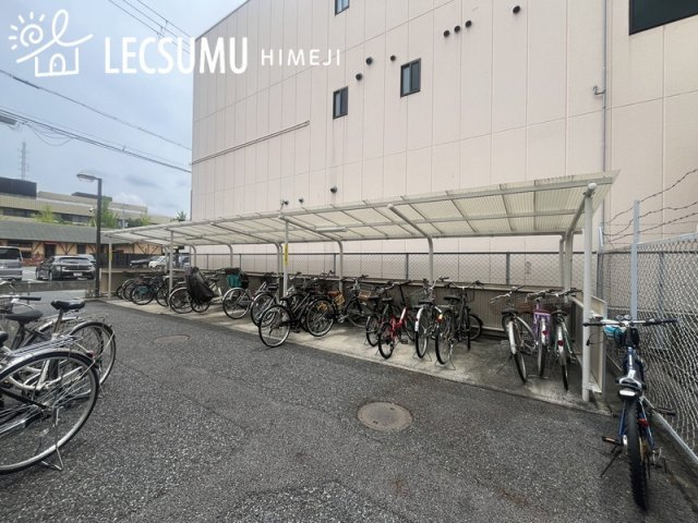 ライオンズマンション姫路市役所前の駐輪場