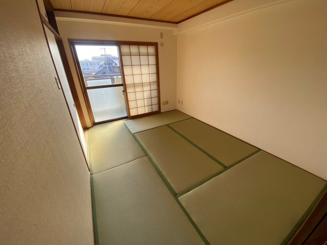 メゾン稲津の和室