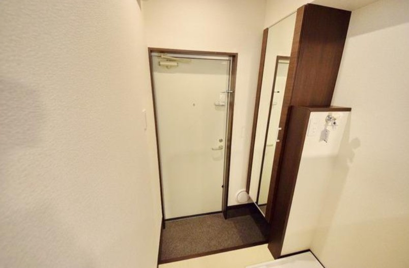 エストラージの玄関