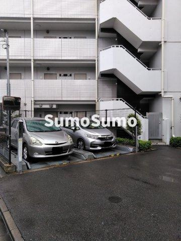 カスタリア用賀の駐車場|駐車スペースもあります