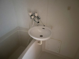 内装は落ち着いています