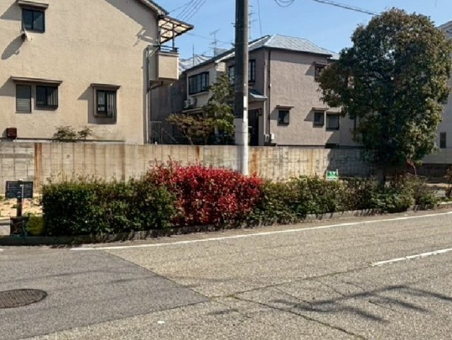 鳴尾町2丁目　売土地の前面道路含む現地写真