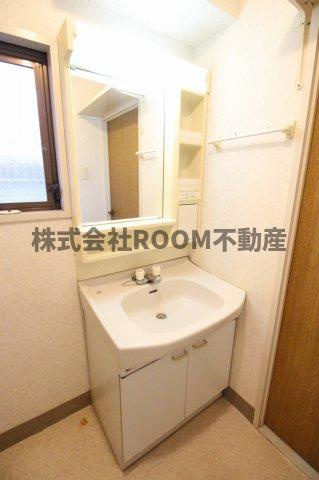 西村マンションⅡの独立洗面台
