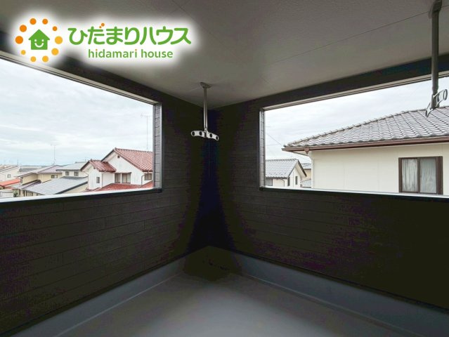 いわき市郷ケ丘第８　新築戸建　2号棟のバルコニー|広々としたバルコニー。お洗濯物もぜーんぶ干せちゃいます！！