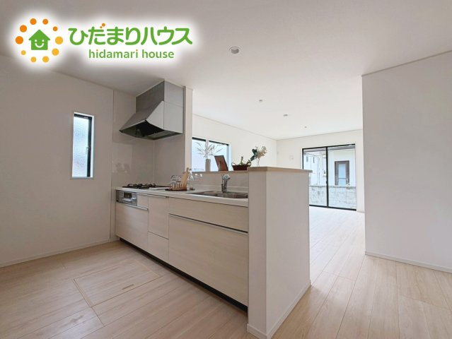 いわき市郷ケ丘第８　新築戸建　2号棟のキッチン|料理をしながらでも、ご家族との会話を楽しめる対面式キッチン♪