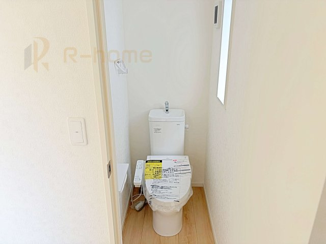 土浦市小松第7　新築戸建て　2号棟のトイレ|2階にもトイレがあるので、忙しい時間帯も安心です！