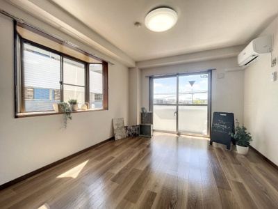 【居間・リビング】 | アメジストパレス | ※同建物ほかのお部屋の写真です。