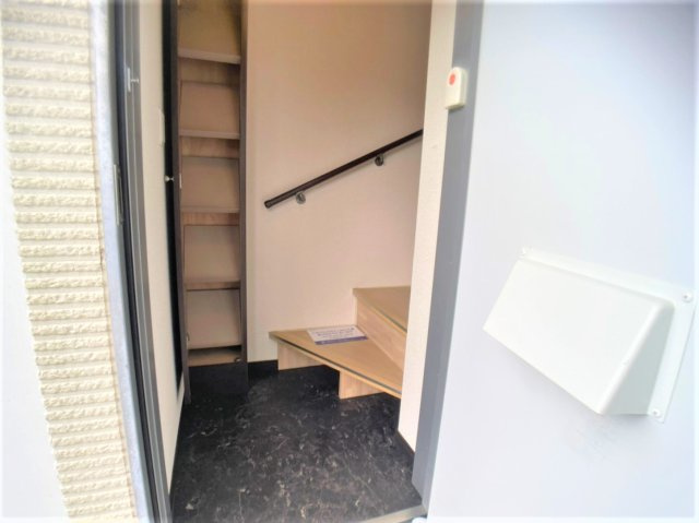 【玄関】 | 設備・使用は号室により異なる為、現況を優先致します。