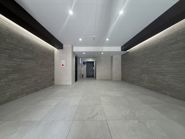 Alivis新町のロビー