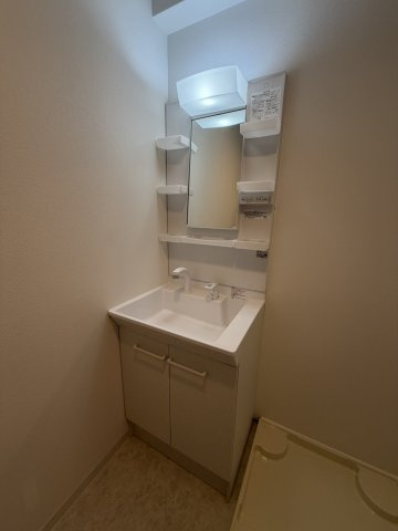 Alivis新町の洗面所