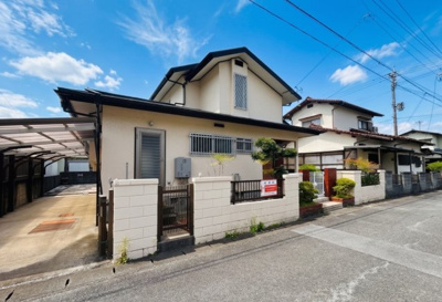 【外観】 | 高田町濃施売家 | 住まわれている間の外壁の手入れが行き届いており、築年数を考慮すると、大変きれいな外観となっています。