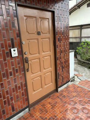 【玄関】 | 高田町濃施売家 | 重厚感のある玄関ドアです