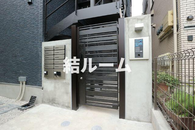 豊島区西巣鴨１丁目のアパートのエントランス