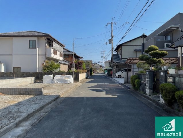 草津市上笠　第2期　新築一戸建ての前面道路含む現地写真|周辺は落ち着いた街並みの住宅地！子育てがしやすい住環境です！まだ未完成ですが、現地でしかわからない事もございます。是非一度ご覧ください。