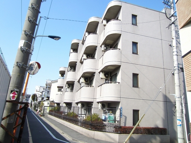 ジョイフル上中里の外観|陽当たりがいいのが分かります。