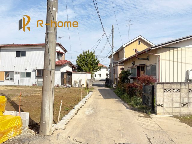 土浦市小松第7　新築戸建て　5号棟の前面道路含む現地写真|周辺環境も併せて案内致します♪
閑静な住宅地で笑顔あふれる新生活！
ぜひ現地へお越しください♪