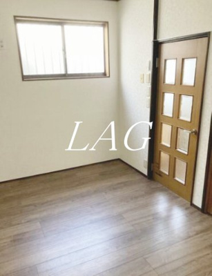 【居間・リビング】 | 西大井戸建 | 洋室のお部屋です。